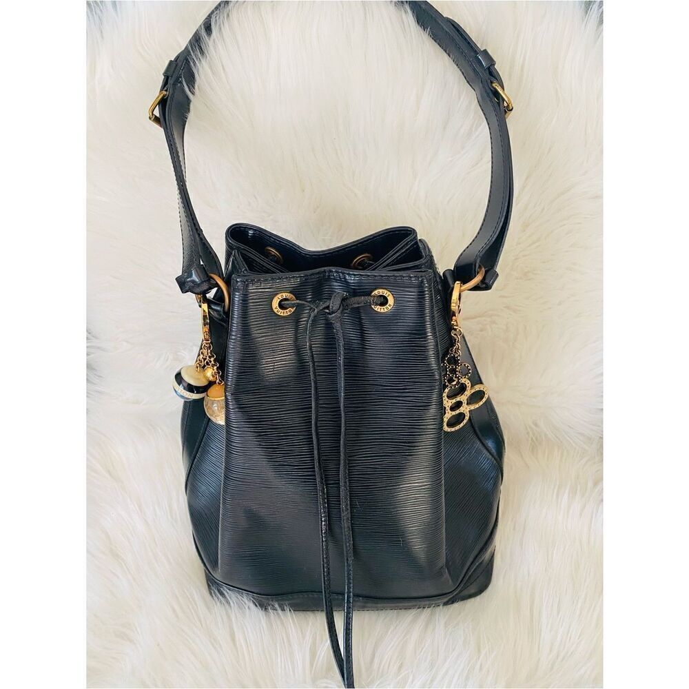 🛍️ Louis Vuitton Authentic & Vintage Large Noe. France 1997